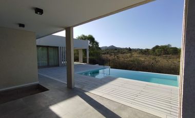 ALQUILER TEMPORAL - Casa Potrerillo de Larreta Lote 3 - Polígono 410