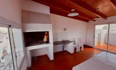 Recomendamos Depto. semipiso  venta cochera 2 DORMIS 2 BAÑOS. Piscina. Quincho