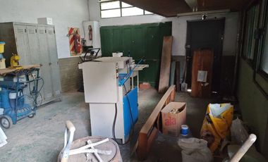 ROBUSTA Y AMPLIA CASA 5 AMB. + LOCAL COMERCIAL