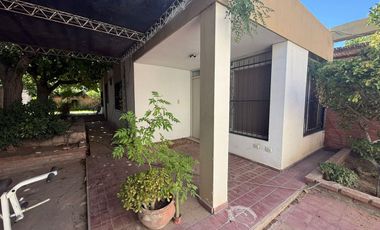 CASA MAS DEPARTAMENTO.  ZONA PATIO ALVEAR. CAPITAL