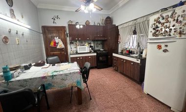 VENTA CASA MULTIFAMILIAR + LOCAL+ DEPTO  SAN JUSTO