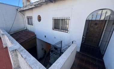 VENTA CASA MULTIFAMILIAR + LOCAL+ DEPTO  SAN JUSTO