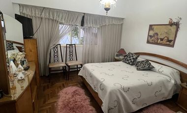 VENTA CASA MULTIFAMILIAR + LOCAL+ DEPTO  SAN JUSTO