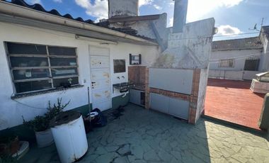 VENTA CASA MULTIFAMILIAR + LOCAL+ DEPTO  SAN JUSTO