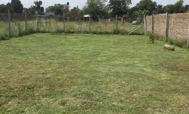 VENTA DE LOTE EN GLEW CON CASA A TERMINAR