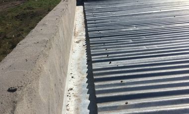 VENTA DE LOTE EN GLEW CON CASA A TERMINAR