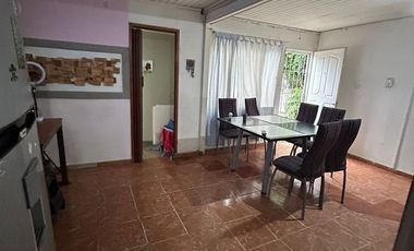 Casa en venta mas local comercial Parque Republica