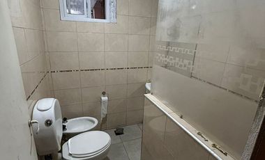 Casa en venta mas local comercial Parque Republica