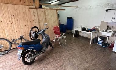 Casa en venta mas local comercial Parque Republica