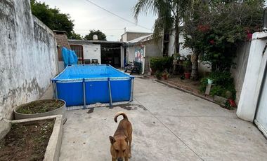 Casa en venta mas local comercial Parque Republica