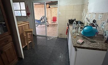 Casa en venta mas local comercial Parque Republica