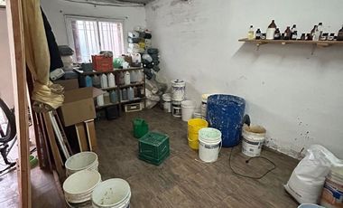 Casa en venta mas local comercial Parque Republica