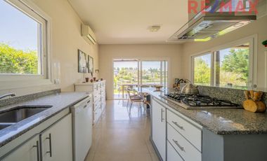 Venta Casa al Agua 6 Ambientes Los Sauces Nordelta