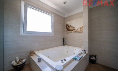 Venta Casa al Agua 6 Ambientes Los Sauces Nordelta