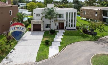 CASA VENTA 5 AMB A LA LAGUNA TERRALAGOS , CANNING