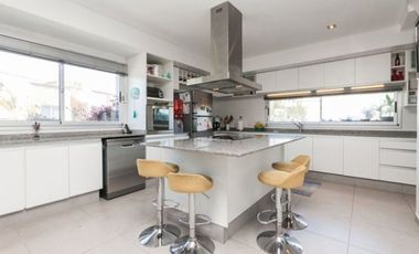 CASA 5 AMBIENTES CON PILETA EN HUDSON