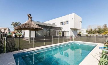 CASA 5 AMBIENTES CON PILETA EN HUDSON