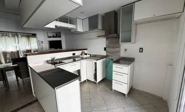 VENTA CASA  5 AMB CON PILETA  REMEDIOS DE ESCALADA