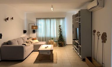 VENTA CASA  5 AMB CON PILETA  REMEDIOS DE ESCALADA