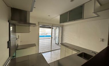 VENTA CASA  5 AMB CON PILETA  REMEDIOS DE ESCALADA