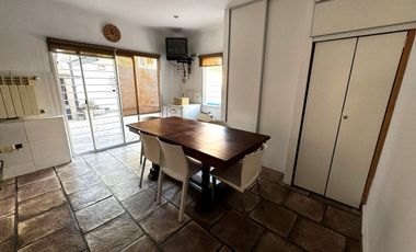 VENTA CASA  5 AMB CON PILETA  REMEDIOS DE ESCALADA