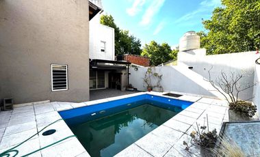VENTA CASA  5 AMB CON PILETA  REMEDIOS DE ESCALADA