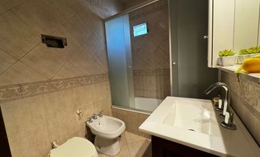 VENTA CASA  5 AMB CON PILETA  REMEDIOS DE ESCALADA