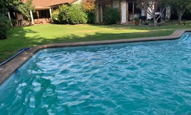 ¡OPORTUNIDAD! ¡BAJÓ DE PRECIO!/Gino Girardi - Casa - Venta