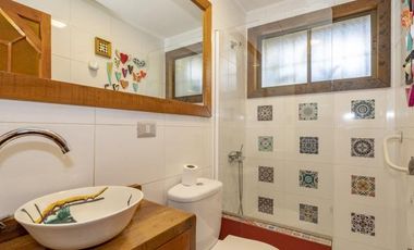 ¡OPORTUNIDAD! ¡BAJÓ DE PRECIO!/Gino Girardi - Casa - Venta