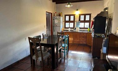 CASA EN ALQUILER EN VILLA ADELINA CON JARDIN