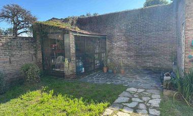 CASA EN ALQUILER EN VILLA ADELINA CON JARDIN