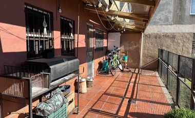 CASA EN ALQUILER EN VILLA ADELINA CON JARDIN