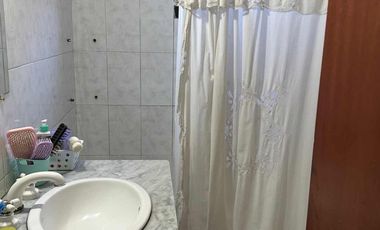 CASA EN ALQUILER EN VILLA ADELINA CON JARDIN