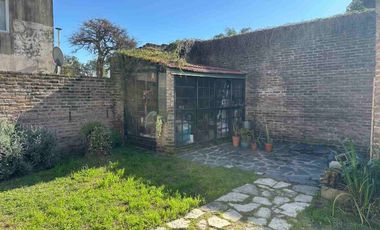 CASA EN ALQUILER EN VILLA ADELINA CON JARDIN