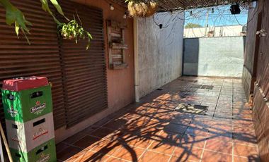 CASA EN ALQUILER EN VILLA ADELINA CON JARDIN