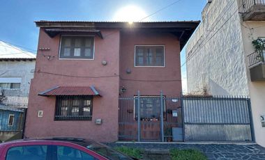 CASA EN ALQUILER EN VILLA ADELINA CON JARDIN