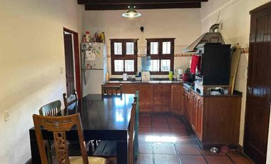 CASA EN ALQUILER EN VILLA ADELINA CON JARDIN