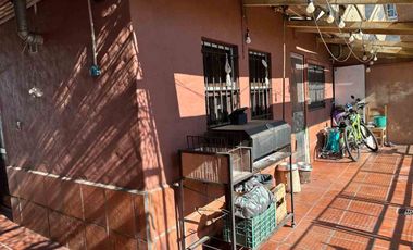 CASA EN ALQUILER EN VILLA ADELINA CON JARDIN