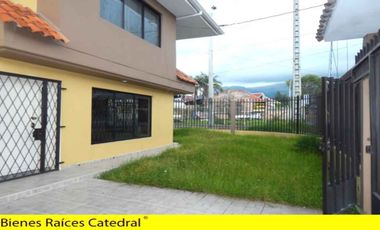 Casa de arriendo en Colegio Borja- Av. Dos de Agosto – código:10150