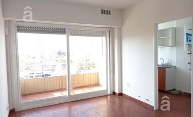 Departamento en Alquiler  en  Villa Ballester-2 ambientes, céntrico!