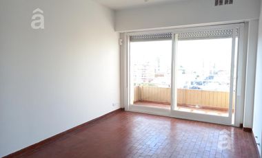 Departamento en Alquiler  en  Villa Ballester-2 ambientes, céntrico!