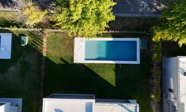 Casa 4 ambientes a estrenar! con piscina en VENTA