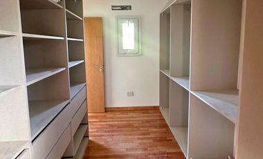 Casa 4 ambientes a estrenar! con piscina en VENTA