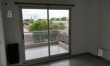 Departamento en Alquiler en Villa Ballester- 2 ambientes con cochera descubierta-Muy luminoso