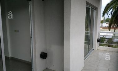 Departamento en Alquiler en Villa Ballester- 2 ambientes con cochera descubierta-Muy luminoso