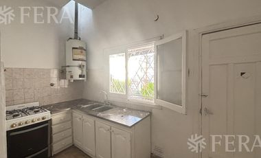 Alquiler Casa 3 ambientes con patio y parrilla en Villa Dominico