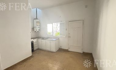 Alquiler Casa 3 ambientes con patio y parrilla en Villa Dominico