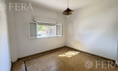 Alquiler Casa 3 ambientes con patio y parrilla en Villa Dominico