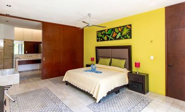 Casa en renta en Mérida Centro amueblada con piscina.