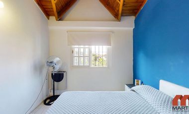 Duplex en venta en Beccar 4 ambientes baño y toilette jardín con parrilla entrada para auto.